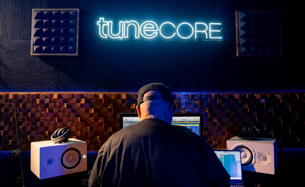TuneCore avis 2026 : tarifs, fonctionnalités et alternatives